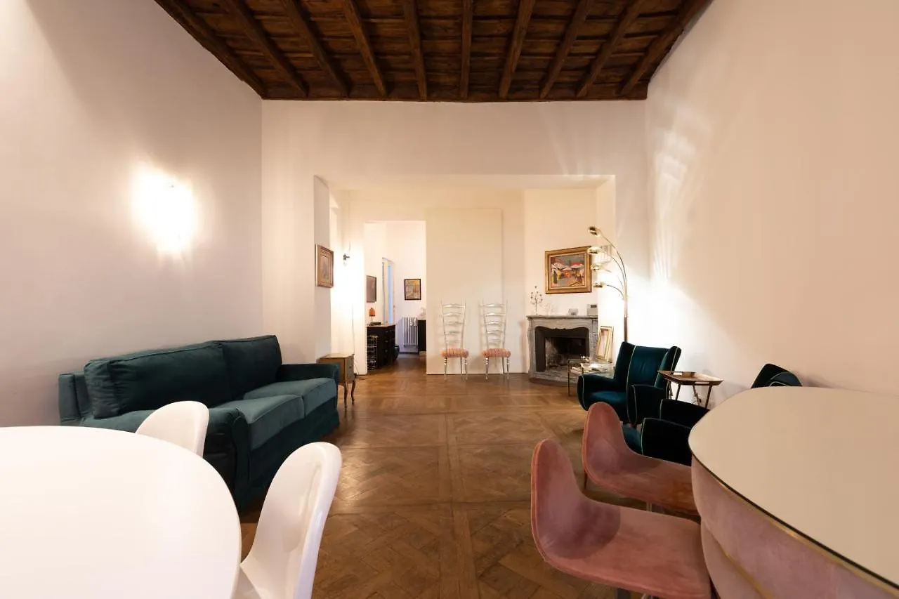 Chic And Style In Historical Via Giulia Apartment Rome 0*,  Italy