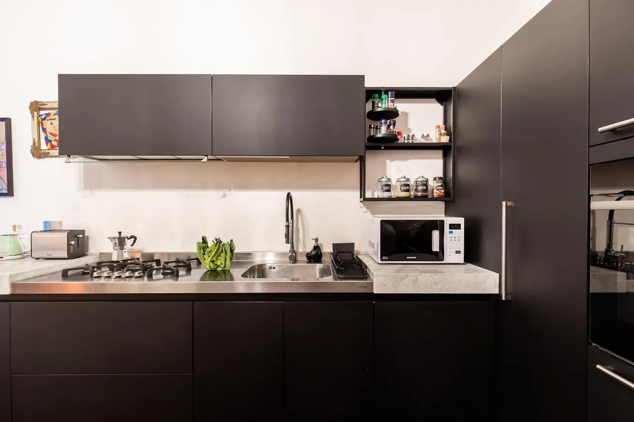 Chic And Style In Historical Via Giulia Apartment Rome 0*,