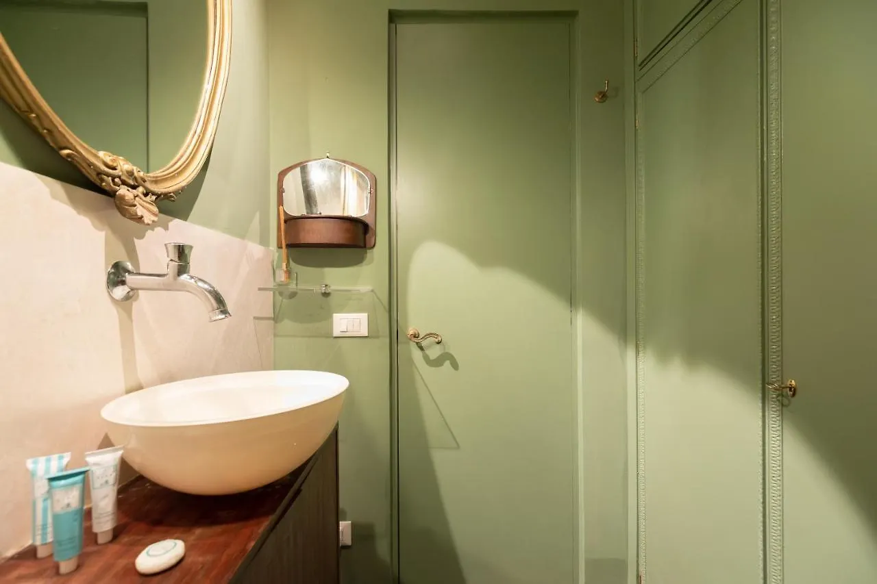 Chic And Style In Historical Via Giulia Apartment Rome 0*,  Italy