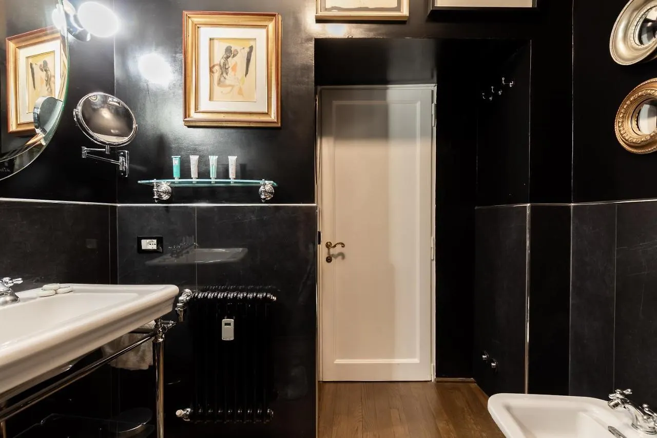 Chic And Style In Historical Via Giulia Apartment Rome Italy