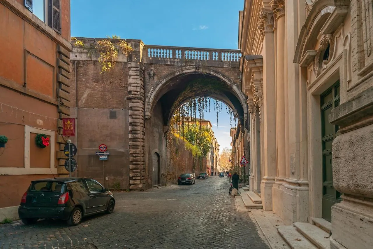 Chic And Style In Historical Via Giulia Apartment Rome