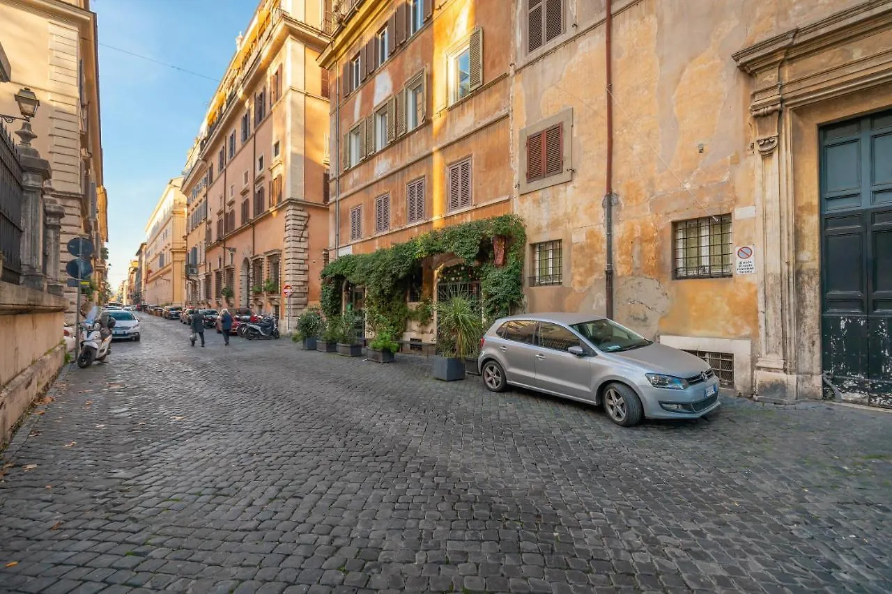 Chic And Style In Historical Via Giulia Apartment Rome 0*,  Italy